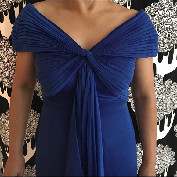 Gorgeous Tadashi Shoji  Iridescent Blue Evening Gown 8 - Picture 3 of 12